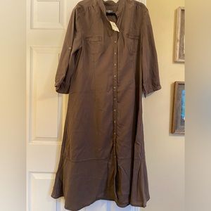 NWT J Jill button down tiered dress. Banded colllar. Slate brown color. Size 20.